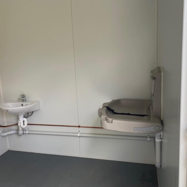 20FT Well custom Rest Room Container - Image 4