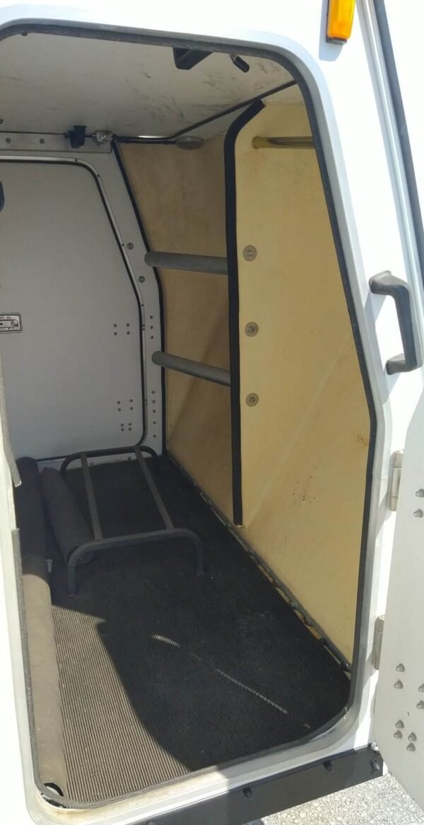 Horse Hauling Tandem Axle Trailer (Used) - Image 3