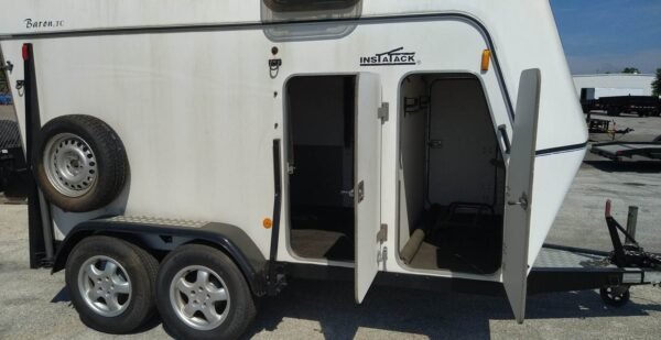 Horse Hauling Tandem Axle Trailer (Used) - Image 4