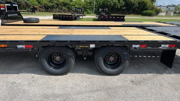 35 Foot Big Tex Tandem Dual Wheel Axle with Mega Ramp Black Gooseneck Trailer (22GN-35D5A-MRBK) - Image 2