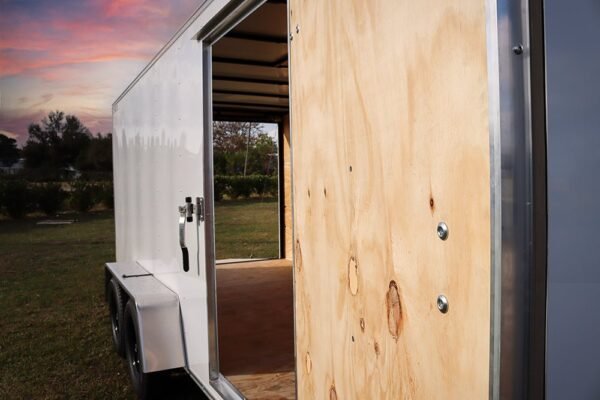 Big White Enclosed Trailer - Image 10