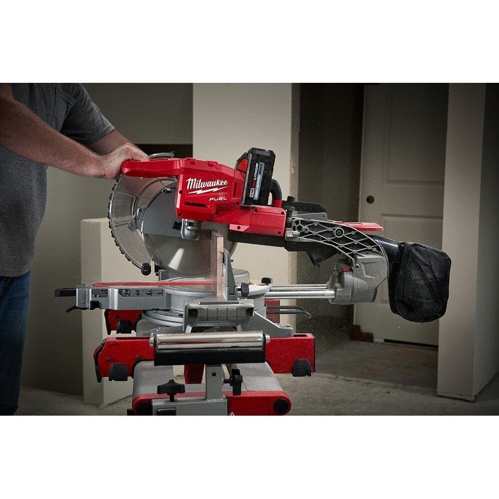 Milwaukee Dual-Bevel Sliding Compound Miter Saw M18 FUEL 2734 - Image 4
