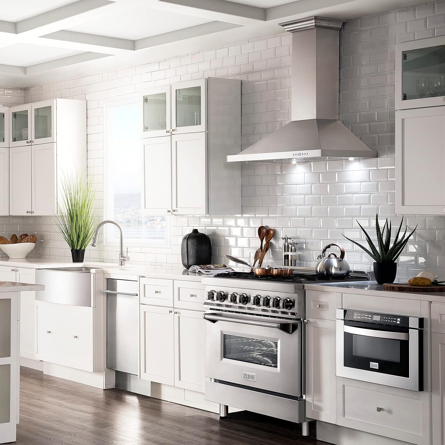 ZLINE 36 in. 4.6 cu. ft. Legacy Dual Fuel Range with 6 Burner Gas Cooktop and Electric Convection Oven in Stainless Steel (RA36) - Image 9