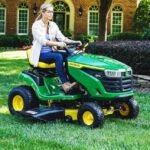John Deere S100 42-Inch 17.5 HP Gas Riding Lawn Tractor Hydrostatic Transmission - Image 5